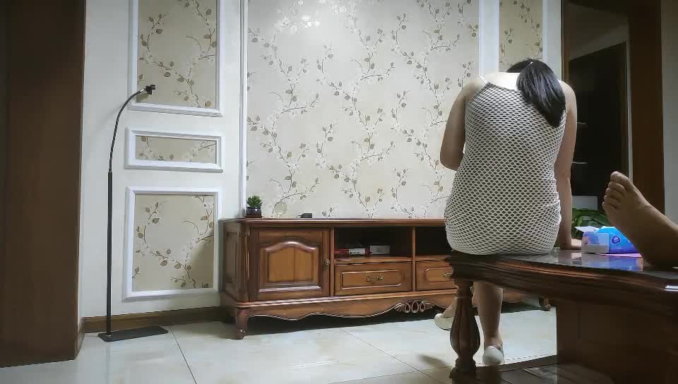 【清纯少妇致命诱惑】绿帽男偷拍老婆~家中客厅调情啪啪，激情啪啪高潮迭起【19V】 (19)