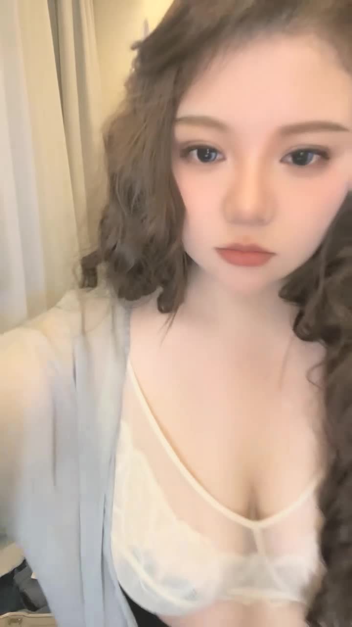 重坦学妹【枫糖2233】巨乳学妹~抖奶诱惑~跳蛋爽震 ~道具抽插~户外喝尿【43V】 (18)