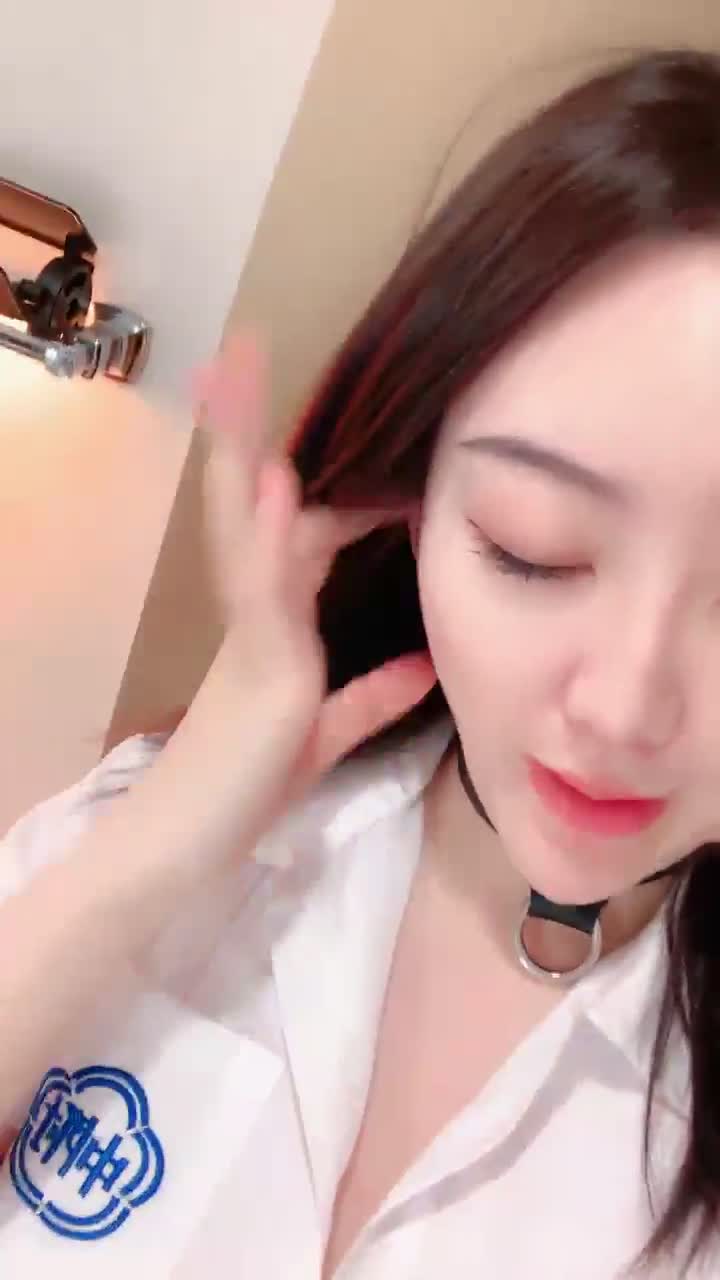 顶级模特【阿朱】白虎嫩B~全身尤物无瑕疵~抠逼自慰【40v】 (18)