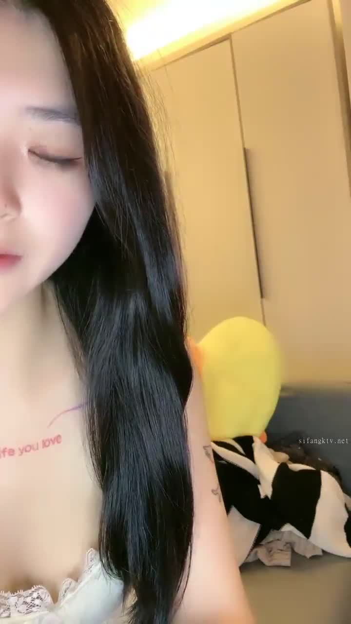 大二学妹 深喉口交 主动骑乘位啪啪【四川成都丝丝】被大屌男友爆操内射~道具插出豆浆！【24v】 (24)