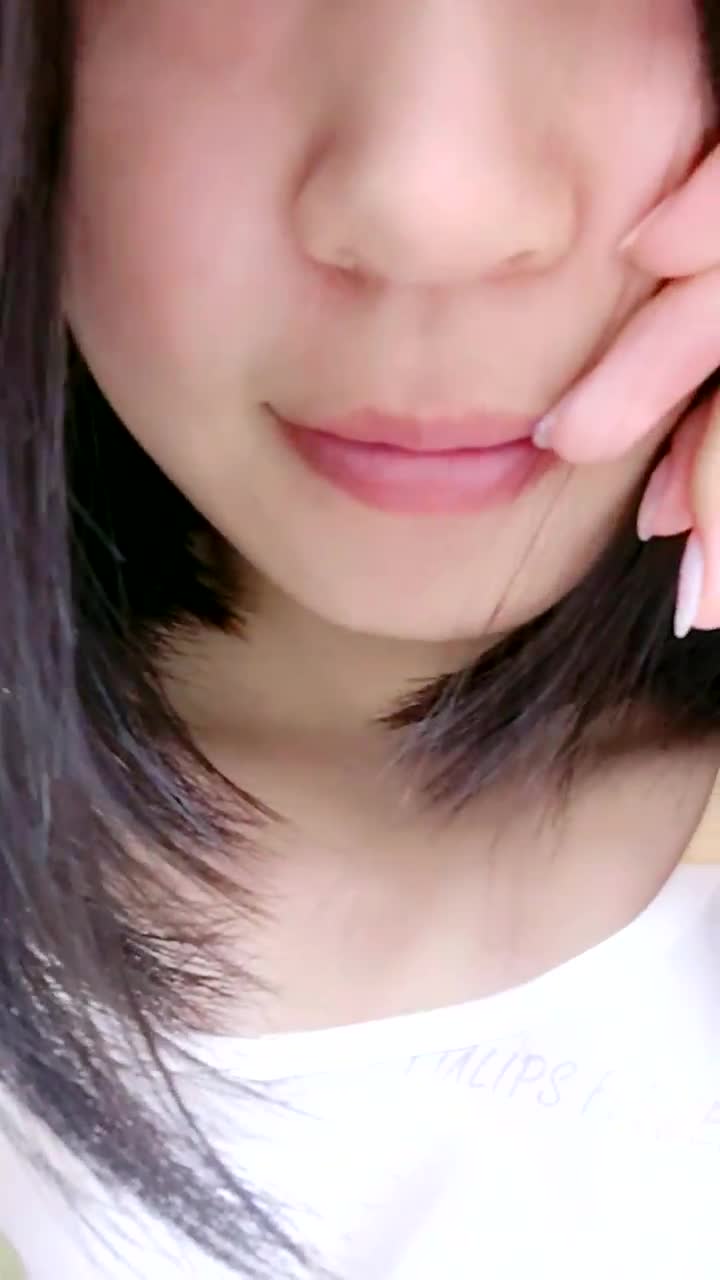 超嫩极品学妹【毛桃幺】极品粉嫩鲍鱼~真想舔一口啊~冒白浆【30V】 (2)