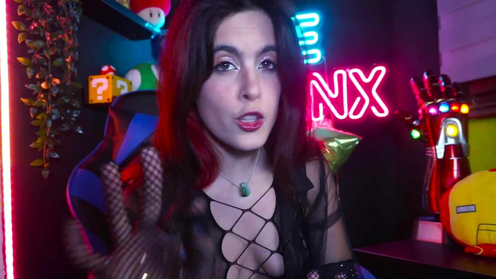 【自整理】倒立吃屌 巧克力黑屌4P三通骚货 带剧情【86V】 (60)