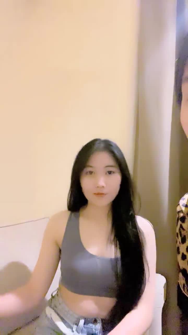 与闺蜜下海，【户外一根烟】为金主双重口交侍奉 深喉吞精骨感美少女自慰互动大秀【26v】 (16)