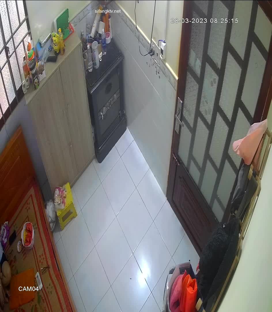 某房 12下旬露出【居家摄像头】偷拍老夫老妻 情侣不顾孩子啪啪性爱合集【58v】 (30)