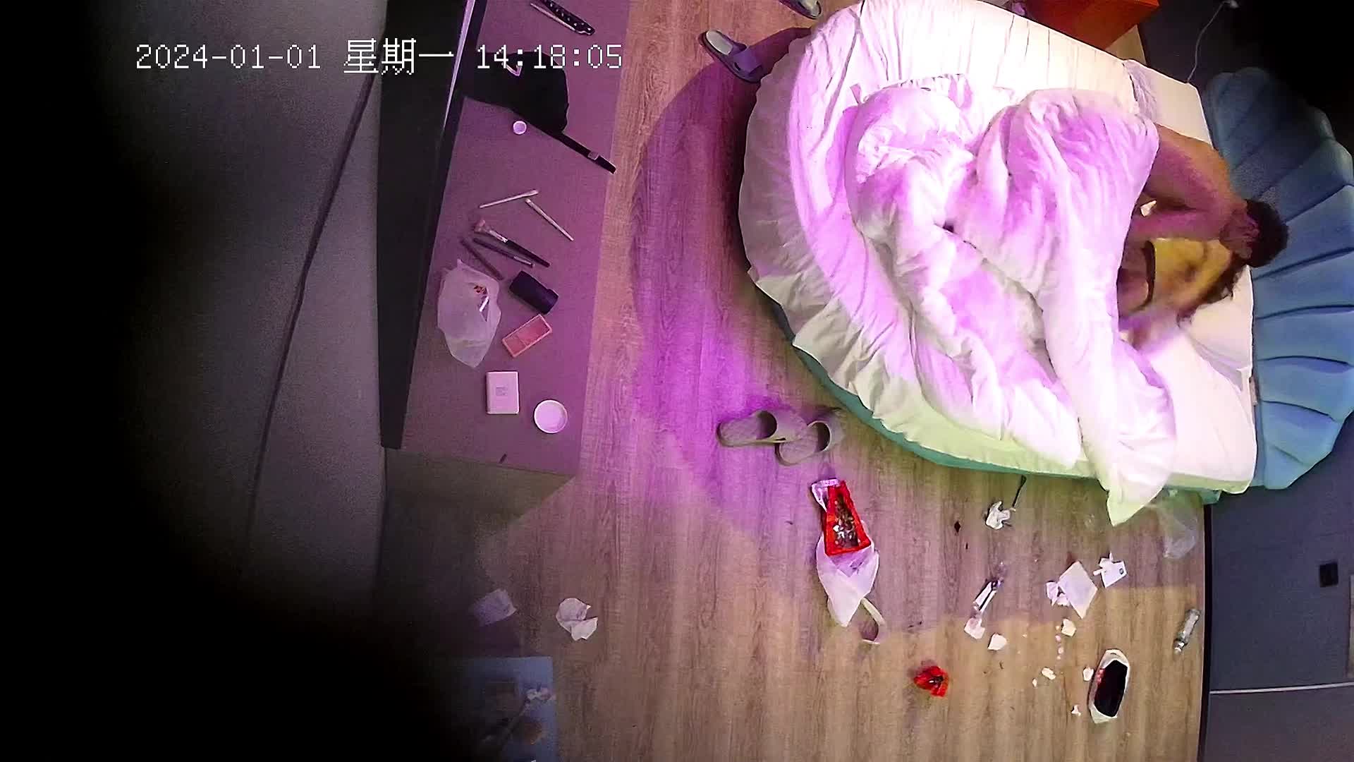 跨年夜 酒店偷拍 泰迪般的男友 整天想操黑丝女友 各种体位啪啪【13v】 (6)