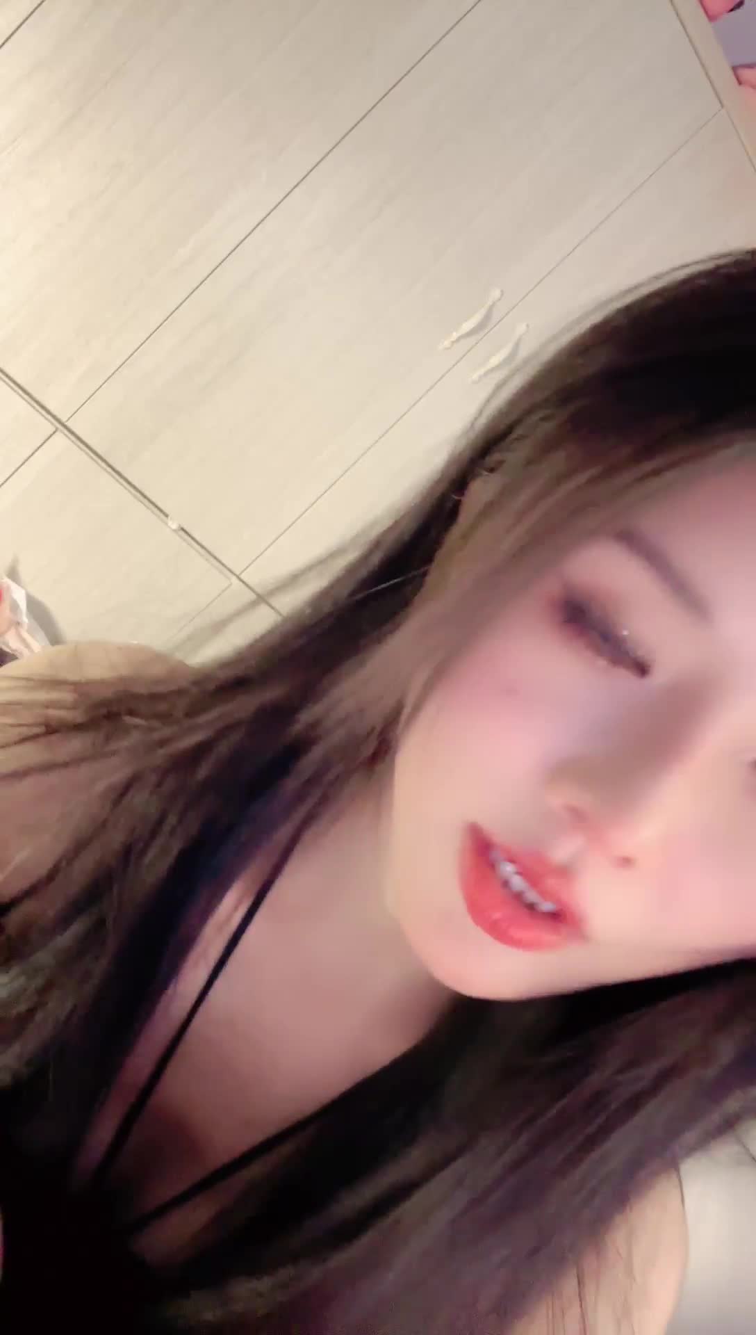 前凸后翘 抖奶扭臀艳舞【蕾娅】令人窒息~精子要被掏空【10v】 (9)