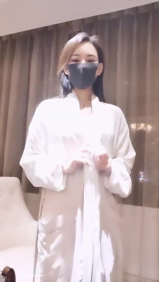 前凸后翘 美乳御姐【幽幽大美女】部分收费房 性感裸舞 自慰诱惑【56v】 (52)