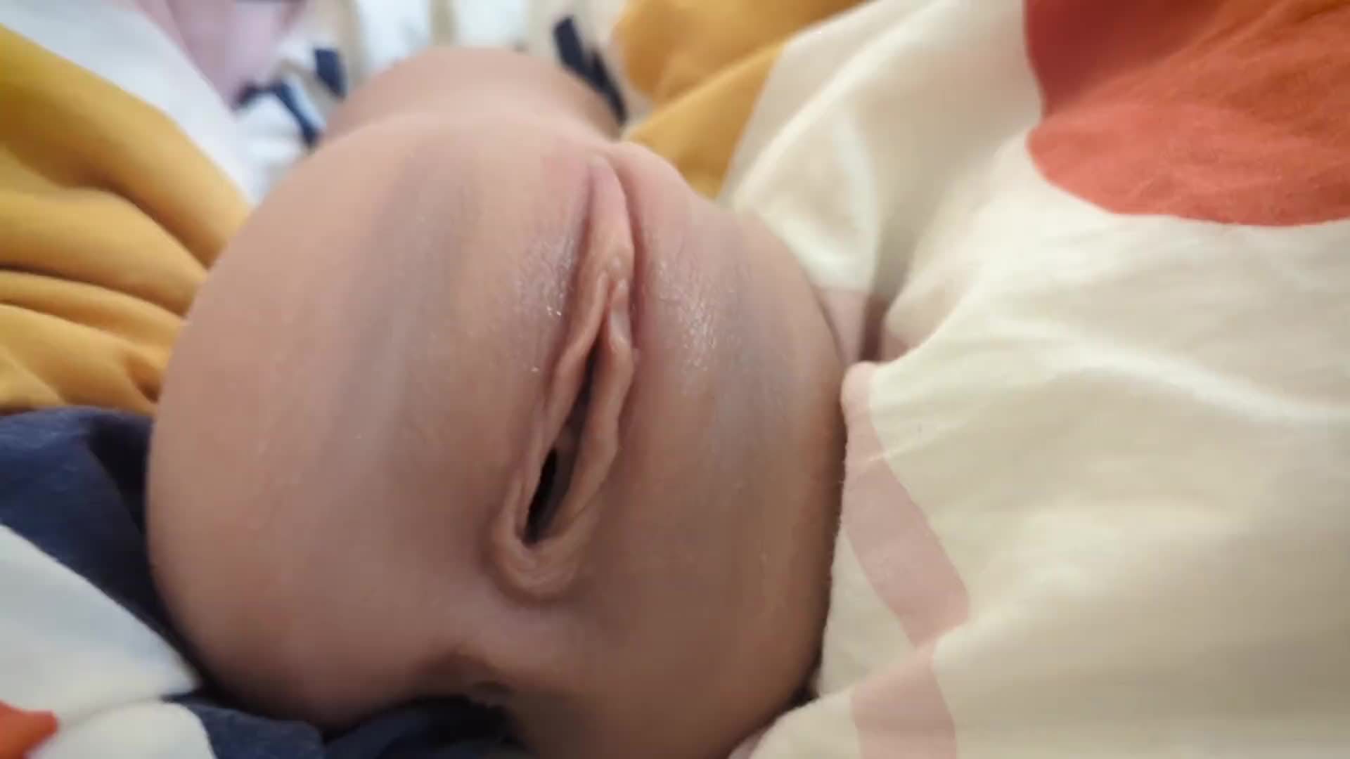 【自整理】这个有点猎奇了，大鸡巴帅小伙不爱真逼爱假逼，天天用鸡巴操不过瘾还上嘴舔！【140V】2 (68)