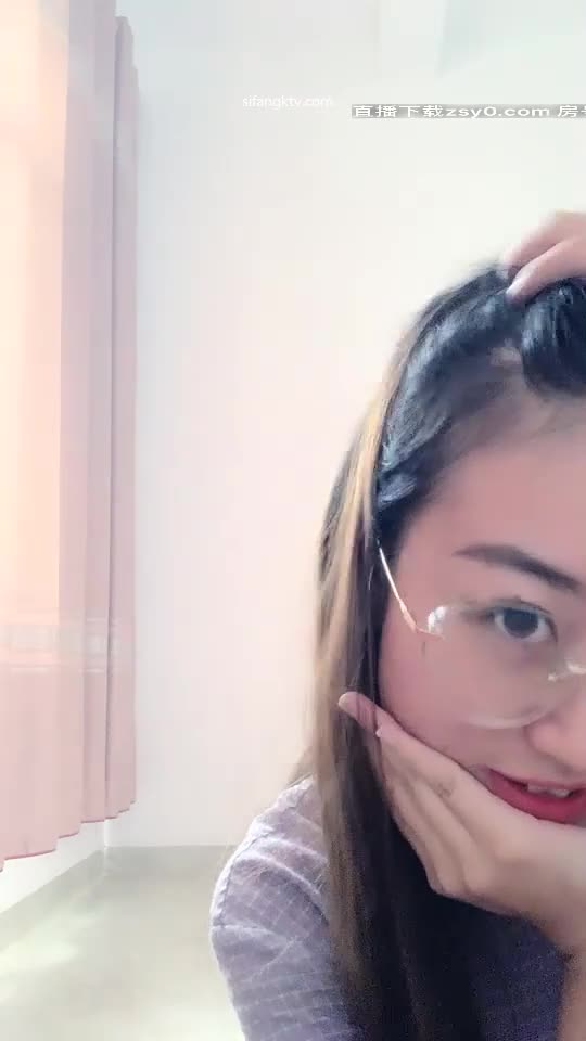 某幼教老师【幼湿】上课跳蛋塞逼~户外游乐园公厕玩弄阴穴~特写道具假屌插逼~相当刺激！【49v】 (45)