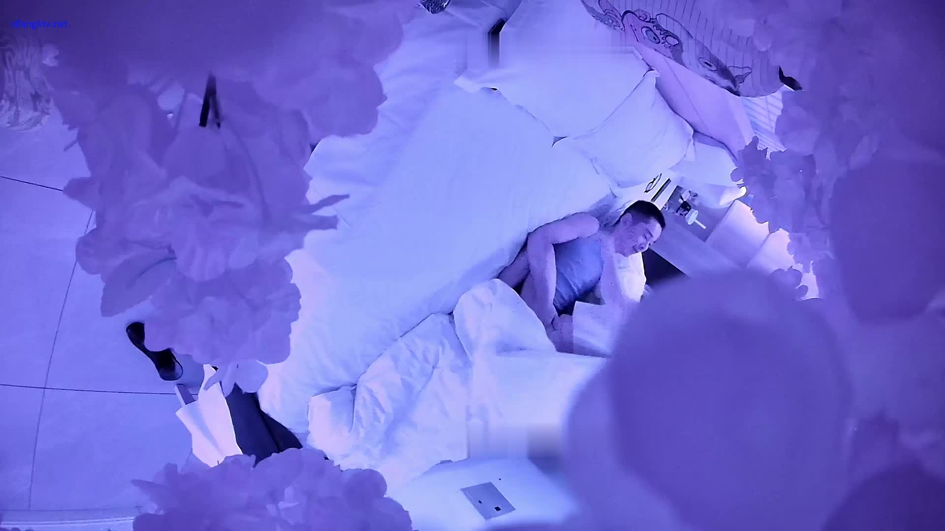 跨年夜 酒店偷拍 泰迪般的男友 整天想操黑丝女友 各种体位啪啪【13v】 (7)