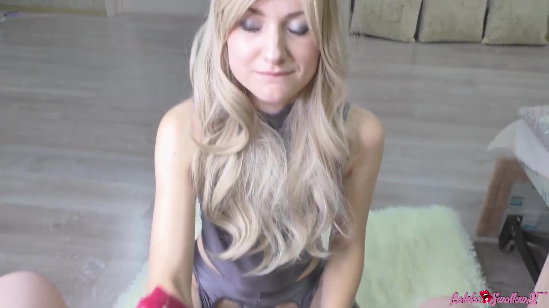 【自整理】肤白貌美的大长腿女友穿着紧身油光瑜伽裤给我深喉口交，我一把撕开屁股就插入猛操！【114V】 (16)