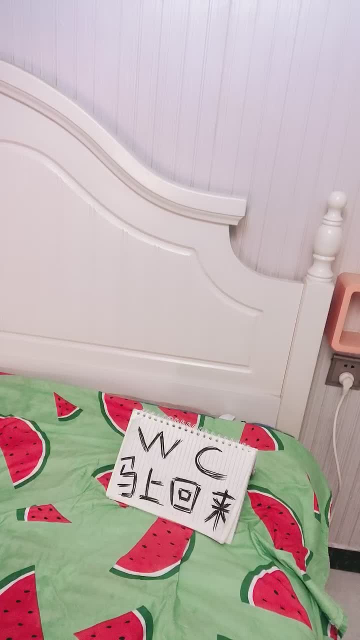 自录无水~大奶主播【原味大湿姐】巴黎世家~丝袜美脚~珍珠内裤【29V】 (2)