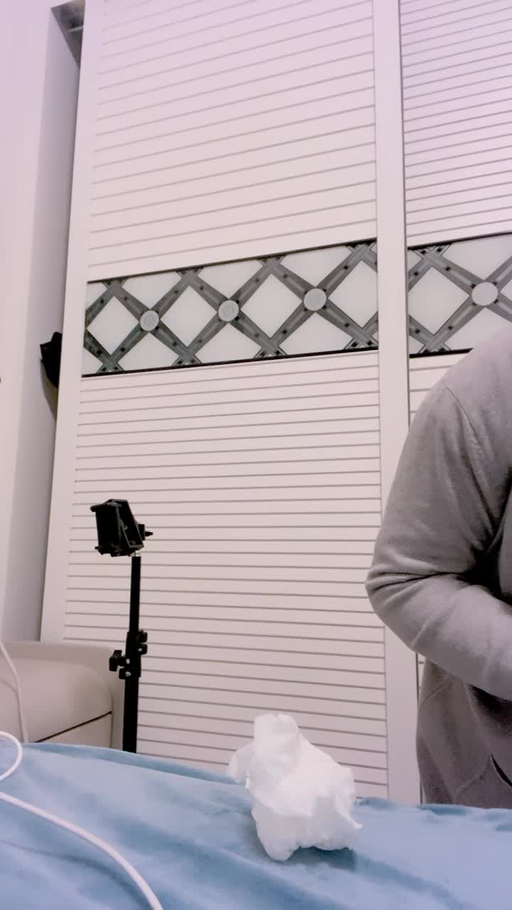 童颜巨乳肉肉萌妹！网袜大肥臀！深喉插嘴操逼，大奶夹吊乳交，后入白嫩大肥臀，震动棒玩无毛嫩穴