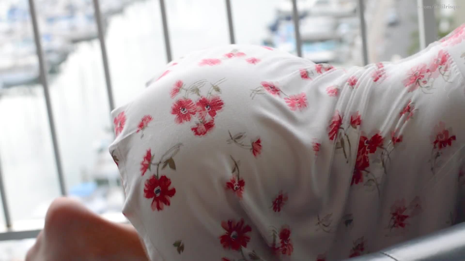 Miss Teen Hawaii giving up her Holes on a Honolulu Balcony (Risky Public) (ph5e98dd635d863)