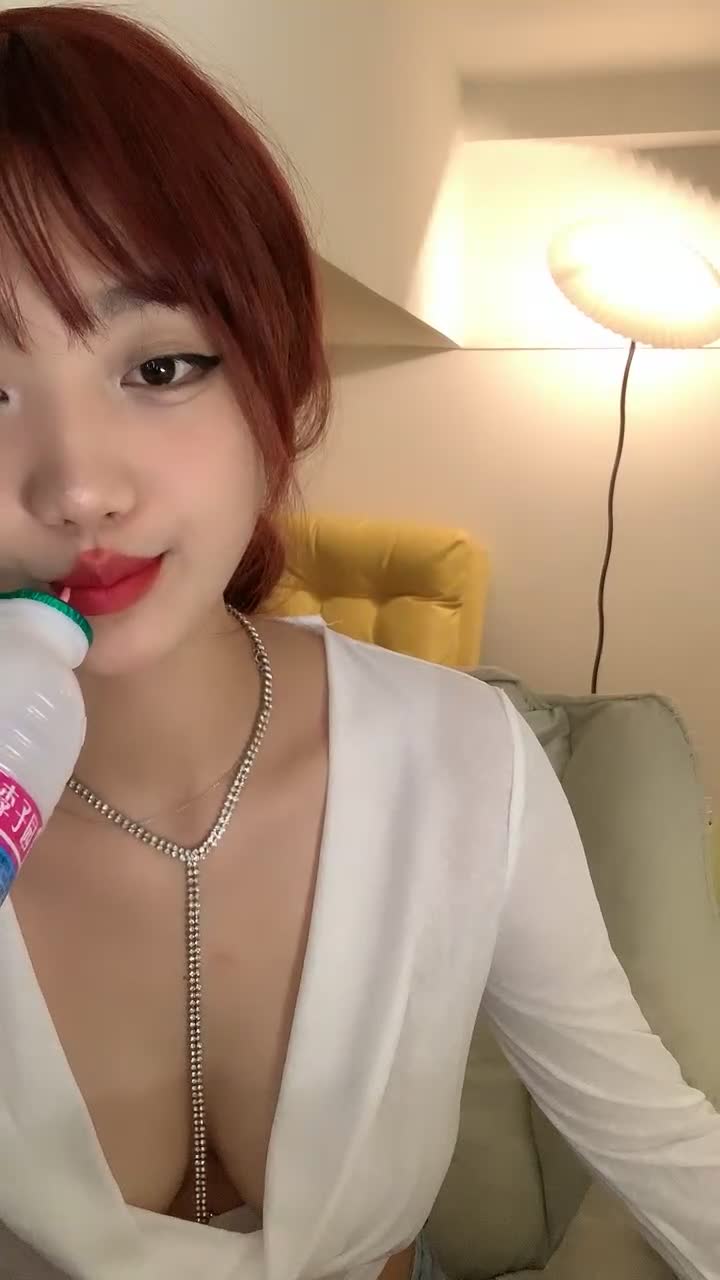 G奶女神【天天想鼠】绿播女神！极品美胸~ 抖奶裸舞揉逼~12月最新合集！【80v】 (64)