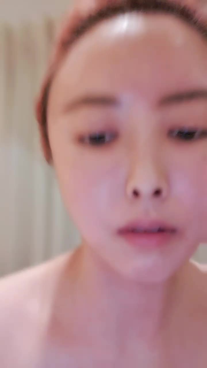 小模特彻底放飞【美乳模特】酒店约啪~口鸡深喉足交~爽~浪叫呻吟【12V】 (9)