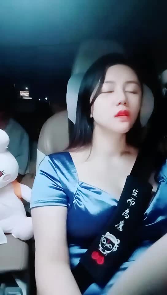 【雪儿老师】G奶滴滴女司姬~沟搭乘客~无套车震【29V】 (28)