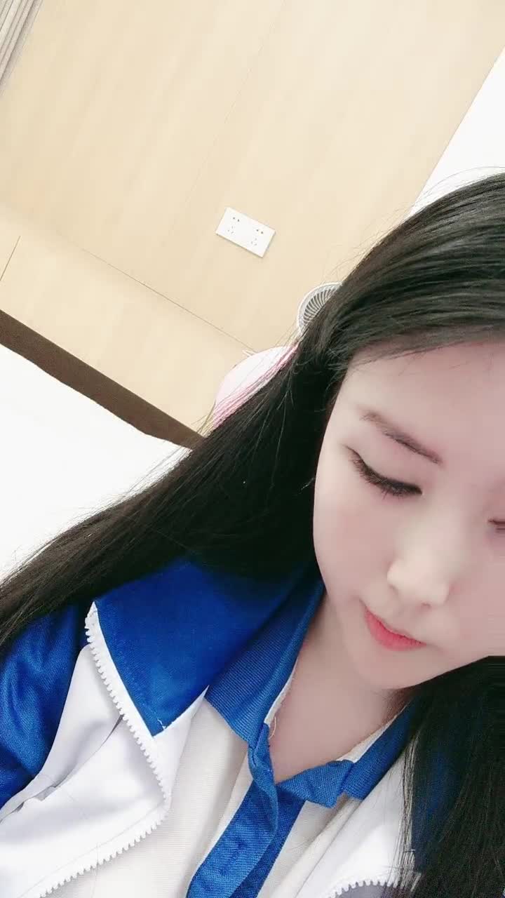 学妹特困生】线上聊骚~线下约炮【11V】 (9)