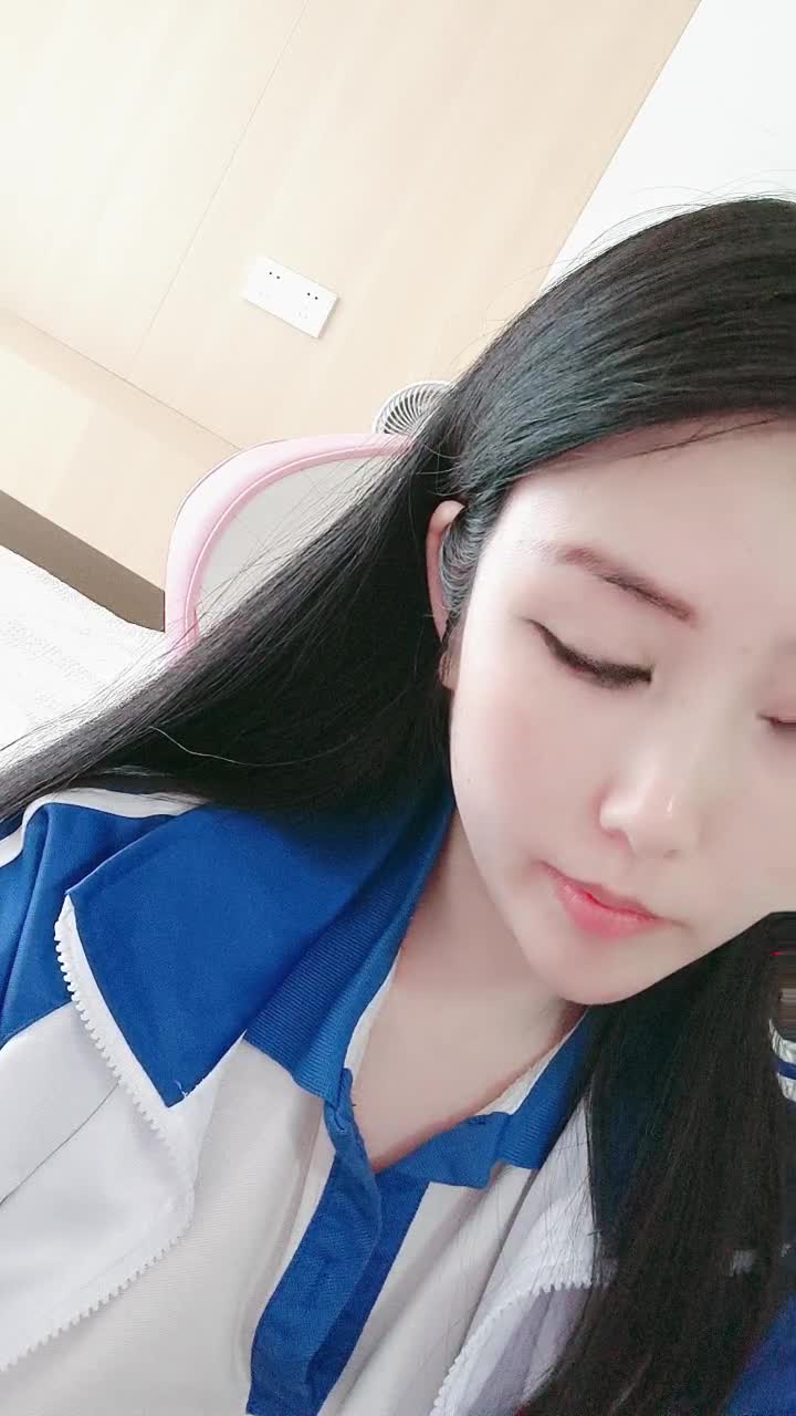 学妹特困生】线上聊骚~线下约炮【11V】 (8)