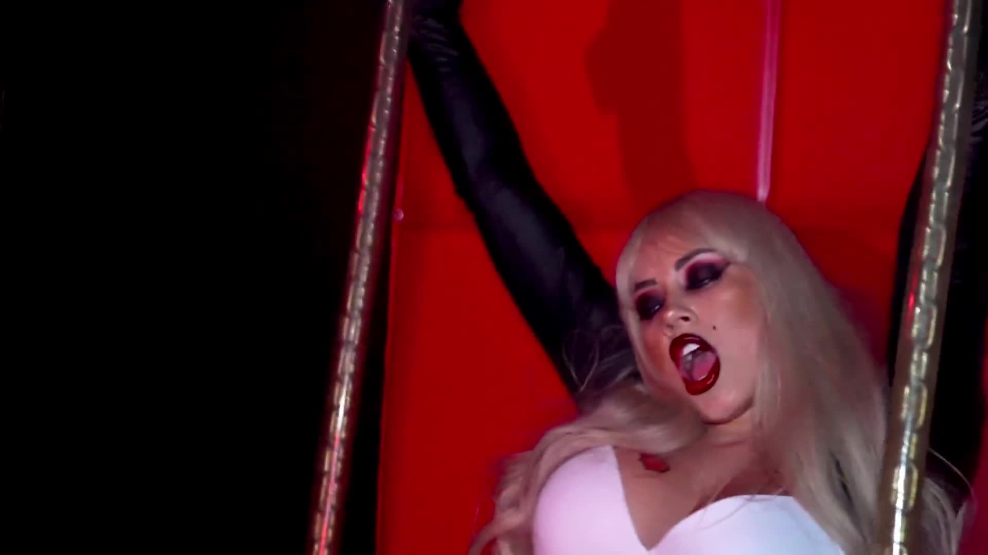 Tiffany enjoys Chucky's cock until she receives a big creampie - Halloween Special - Sara Blonde (6524ea160cf1c)