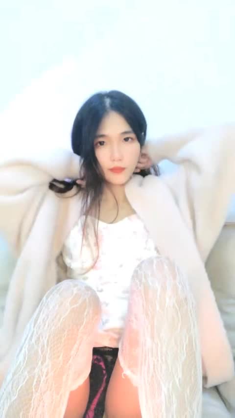 【冷冷要命】校花美女~跳蛋狂震~道具自慰~电击小骚逼【10V】 (7)