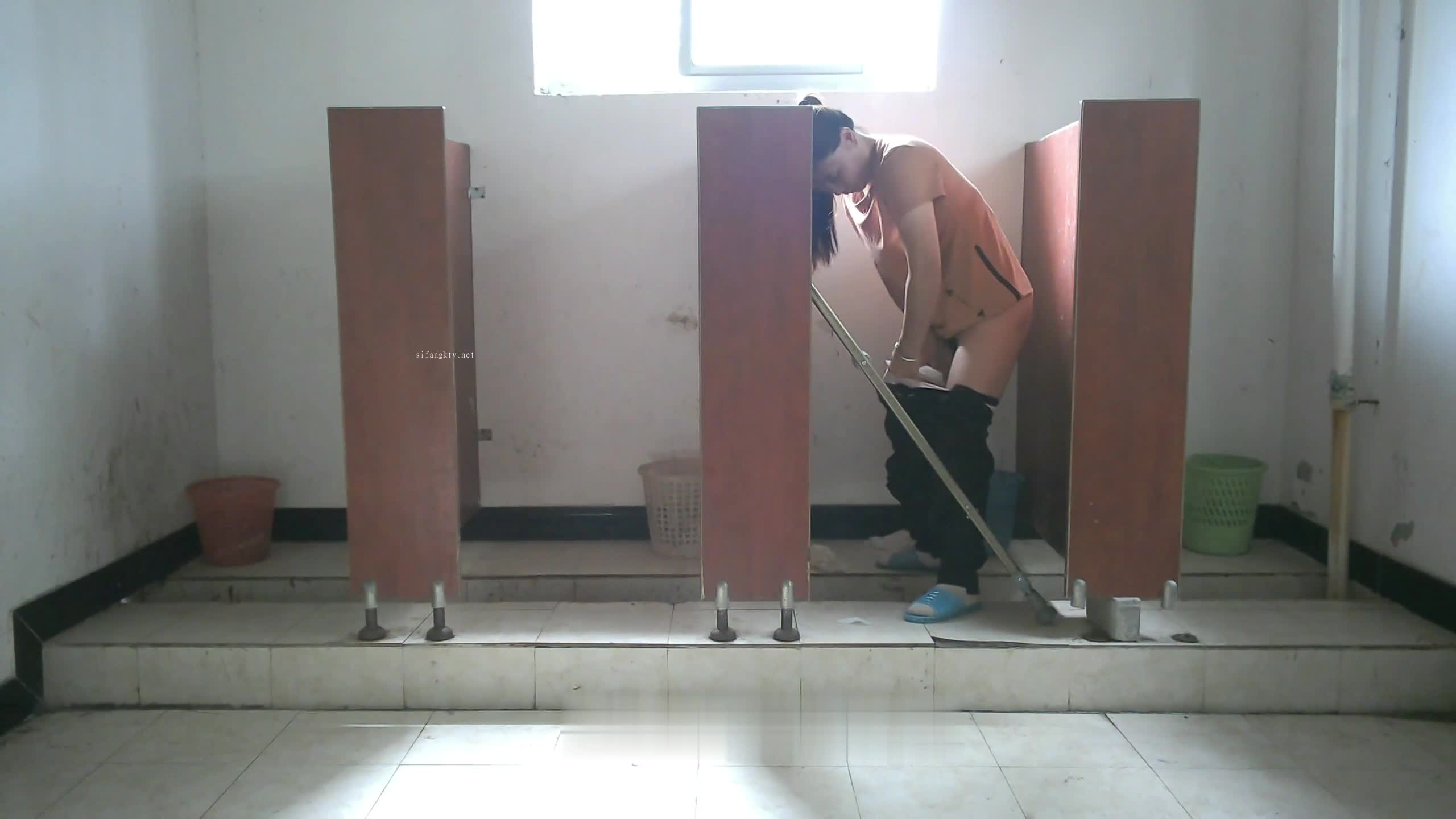 佼佼者全景厕拍第4期-1镜4位置【27V】 (26)