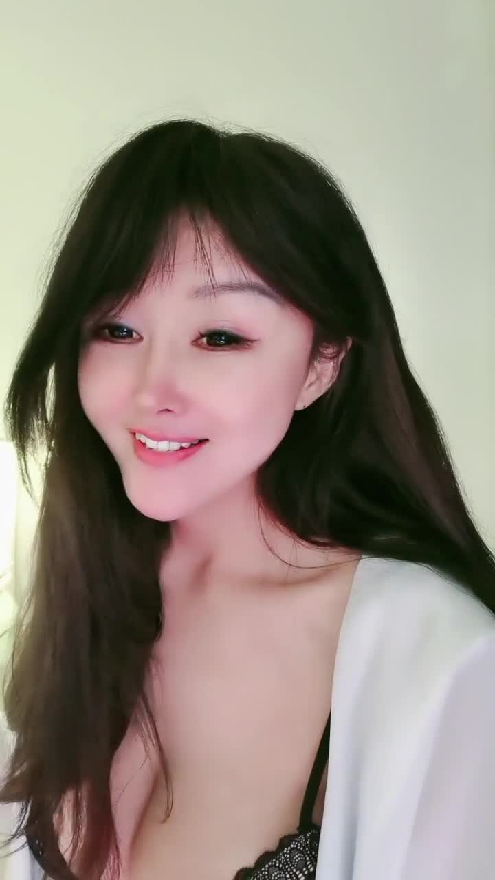 【啵啵奶茶】真空秀舞~狂跳脱衣舞奶子狂甩【11V】 (6)