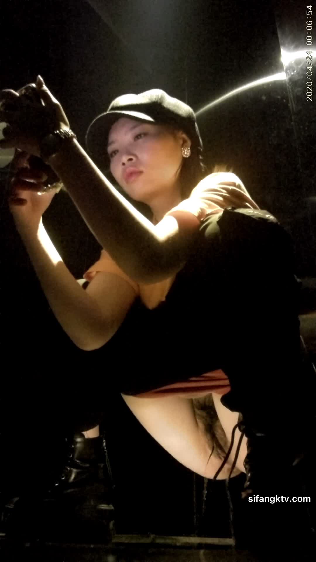 （全景厕拍）夜店回忆录系列 逼脸同框 各种美女夜店偷拍合集【55v】 (10)