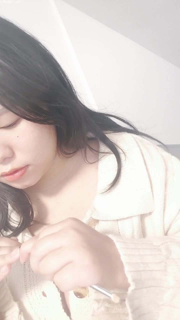 【18岁e奶学妹】自慰~抖奶！【15v】 (10)