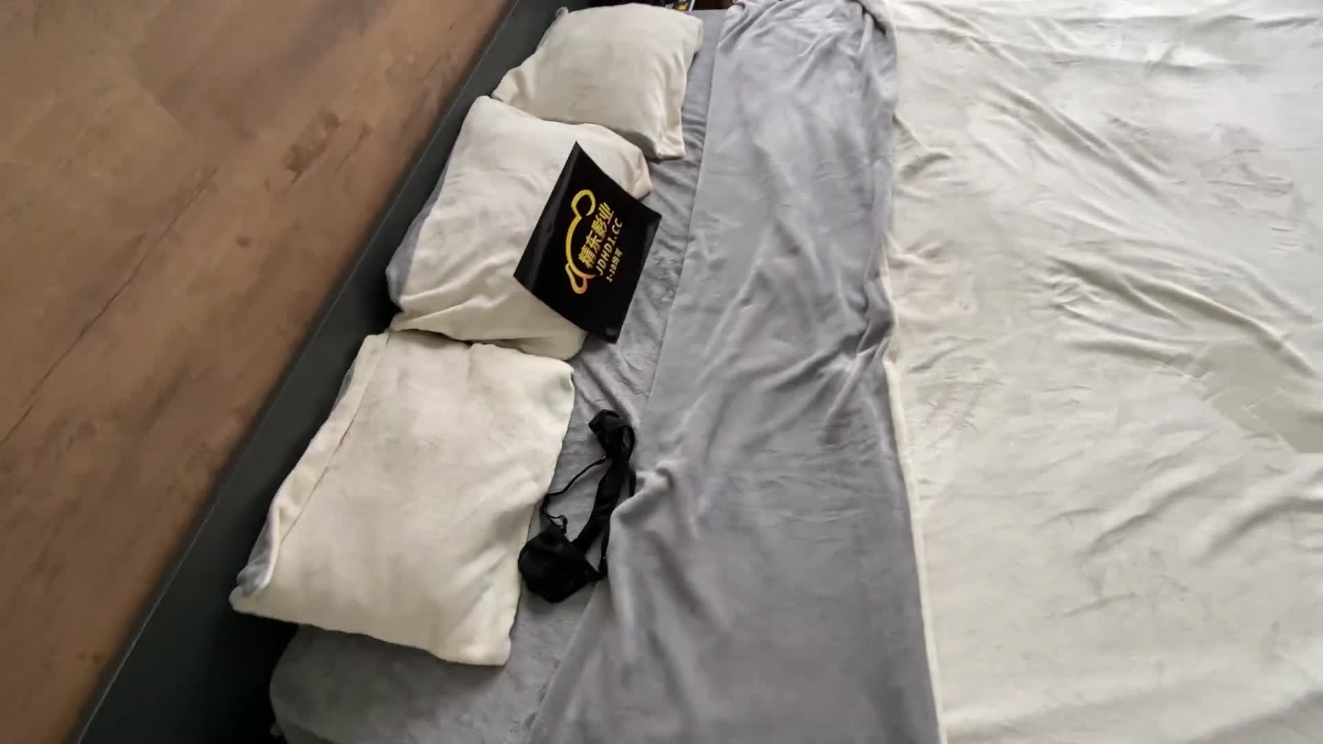 Girl can't pay rent (651d4b1a4602d)