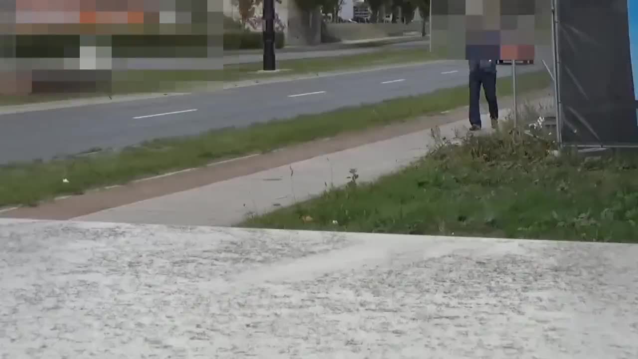 Public MEGAKRANK-SPERMA-LAUFSTEG an der Hauptstraße! (ph5e84ba6f11abf)