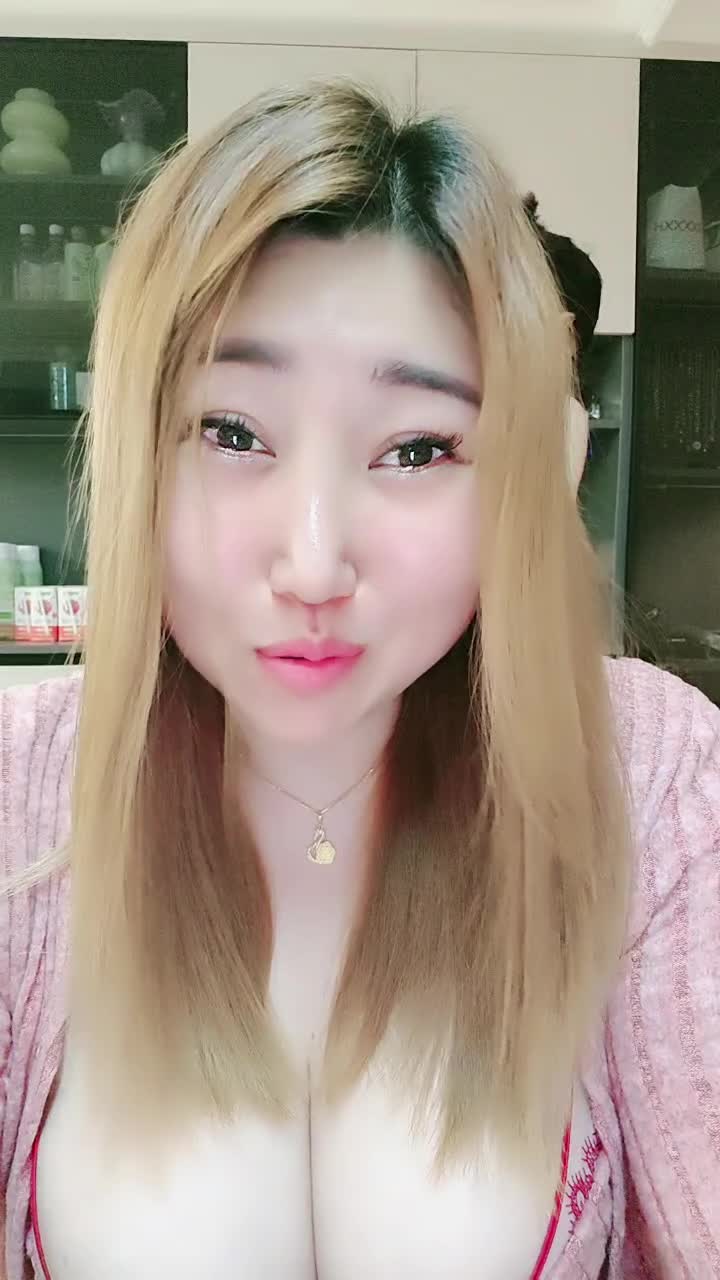 F杯乐乐】真是又白又大又圆又软~模拟口交~闺蜜上阵【10V】 (9)