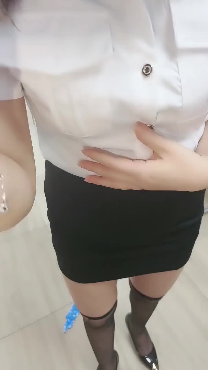 模特身材美女 淫妻男友干完黑人干！【性奴】大屌操亚洲人【30v】 (8)