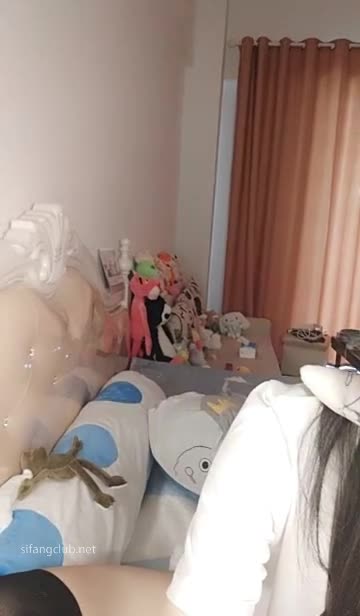 二次元的小萝莉【70后小奶狗】 黑丝诱惑~跳蛋自慰~掰穴喷尿【60v】 (50)