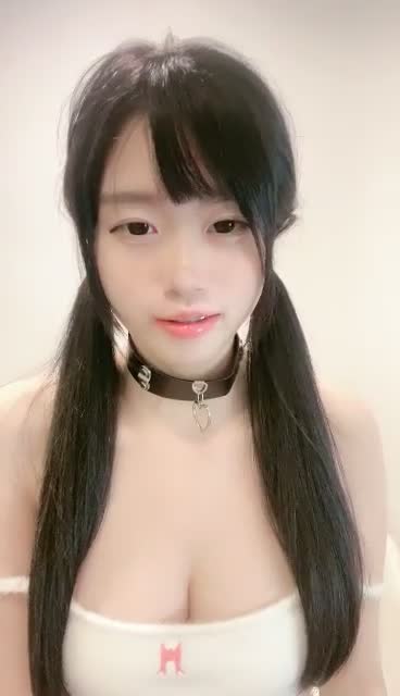 回归新合集~G奶校花【菠萝果果】忘带口罩~脸点同框~胸好嫩~扒穴自慰【23V】 (20)