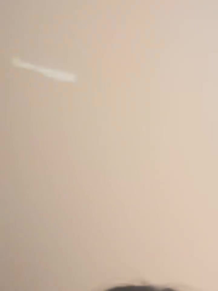 【Olivia】甩奶 道具自慰~高潮狂喷水【60v】 (41)