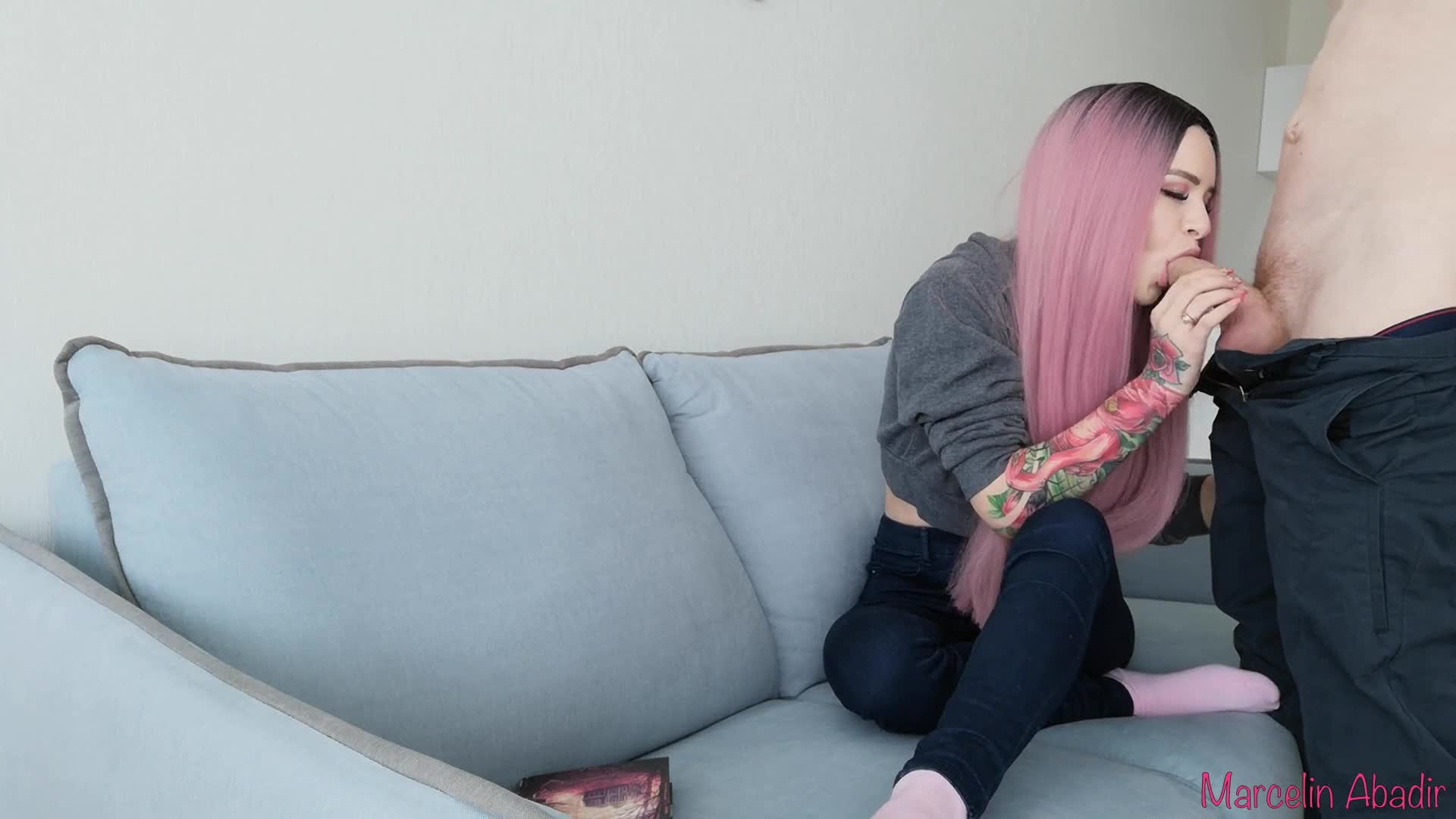 Трахнул девушку в узких джинсах и кончил на киску (ph5c3f343d57e29)