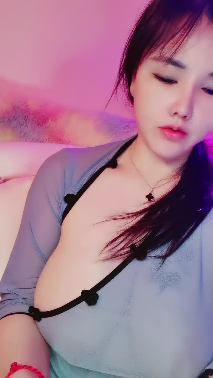 道具自慰 模拟乳交【姐姐啊】如球巨乳肆意揉捏~贴屏扒B诱惑【11v】 (9)