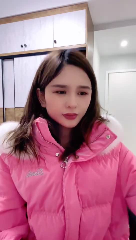 【芊芊小宝贝】上边战场和队友玩吃鸡，下面跳蛋玩喷水，还跟队友连着麦老刺激了 粉丝电流冲击【11v】 (11)