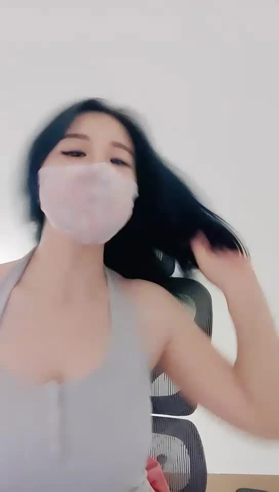 【奶宝儿奶宝】G奶技师~巨乳撸管~黑牛跳蛋~无套被干~爽【16V】 (12)