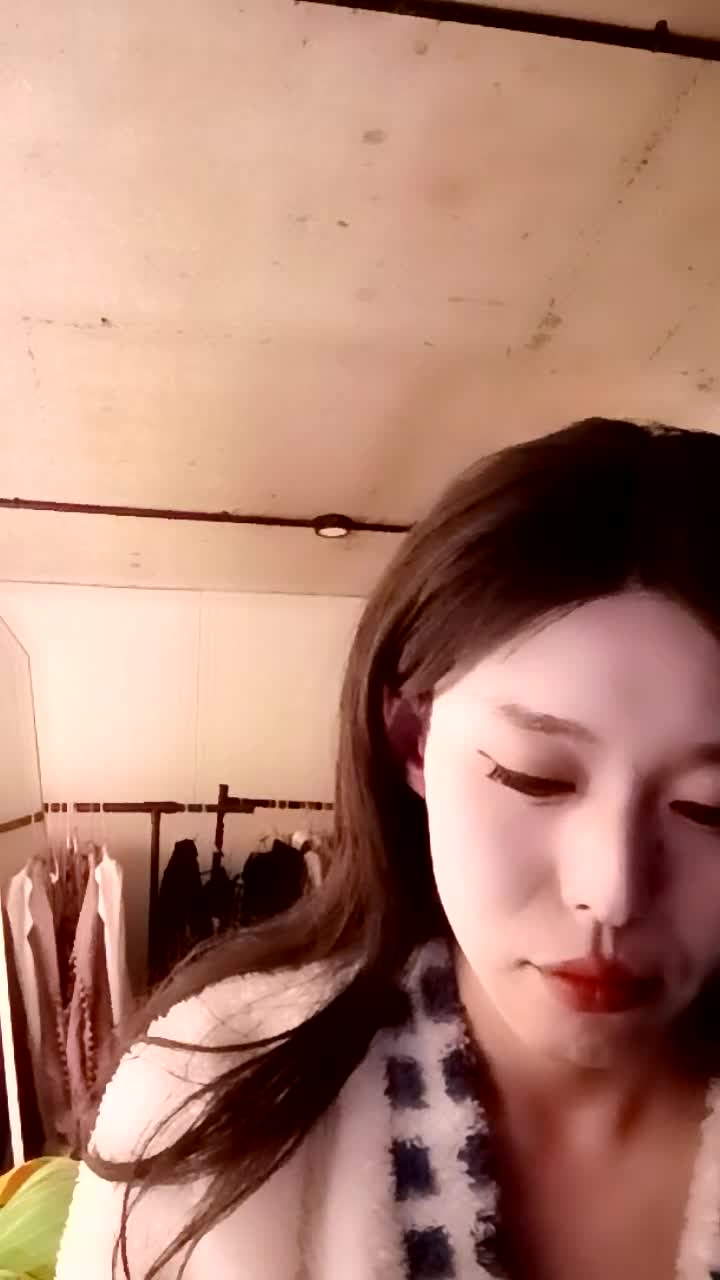 【女装大佬尒静】2位妖艳TS互操~户外电击~黑牛炮机爆菊【30v】 (34)