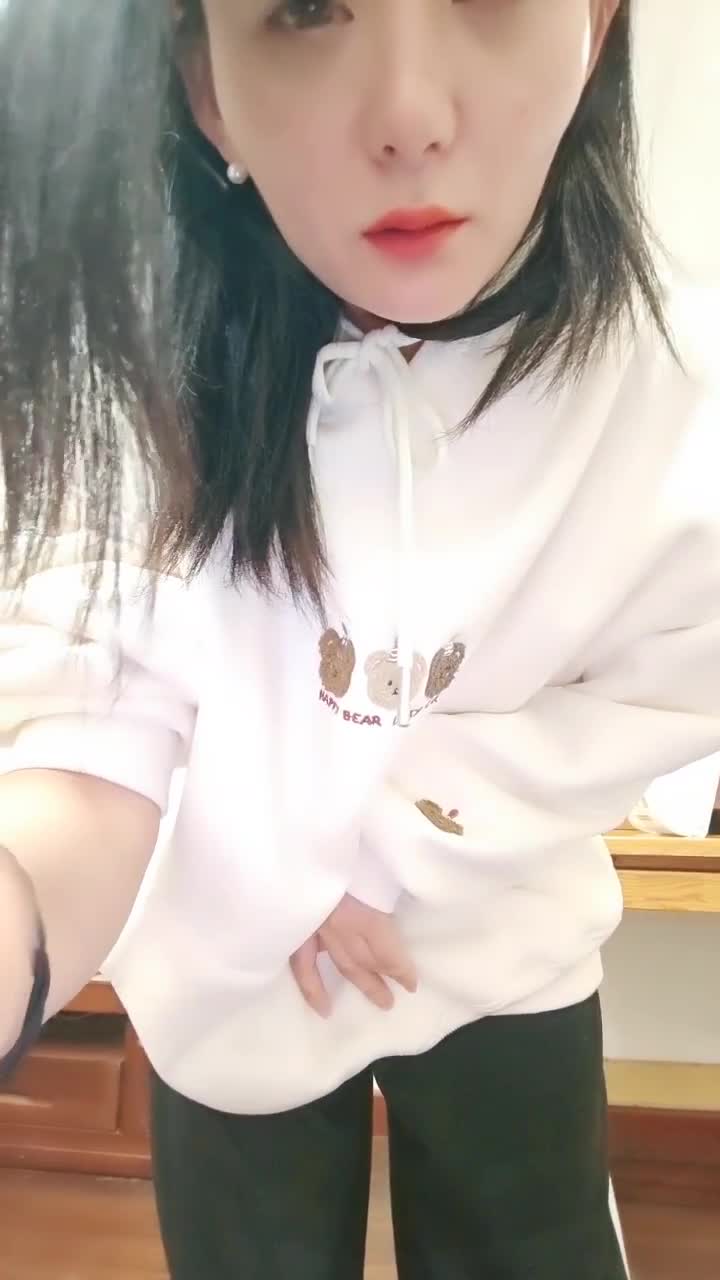 巨乳少妇【姜十七】道具狂插~各种丝袜【21V】 (16)