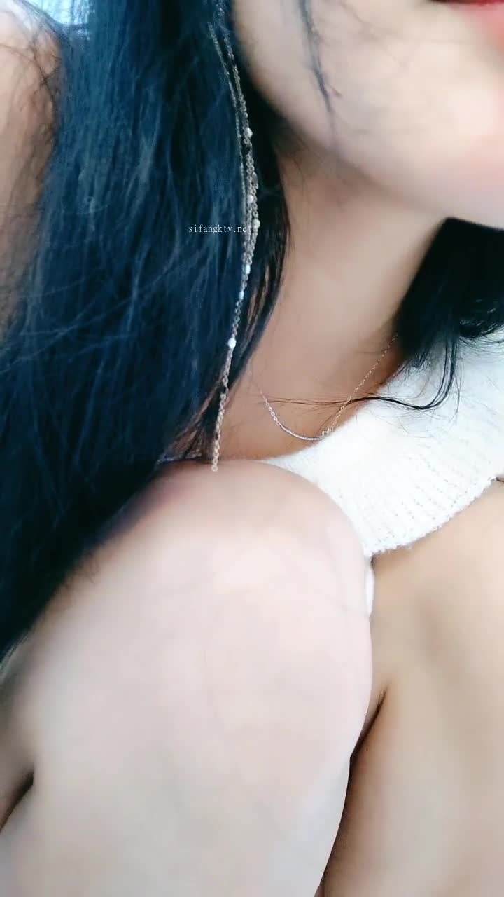 阴毛旺盛校花级美少女【妮妮爱吃肉】下海捞钱~各种自慰【12v】 (8)