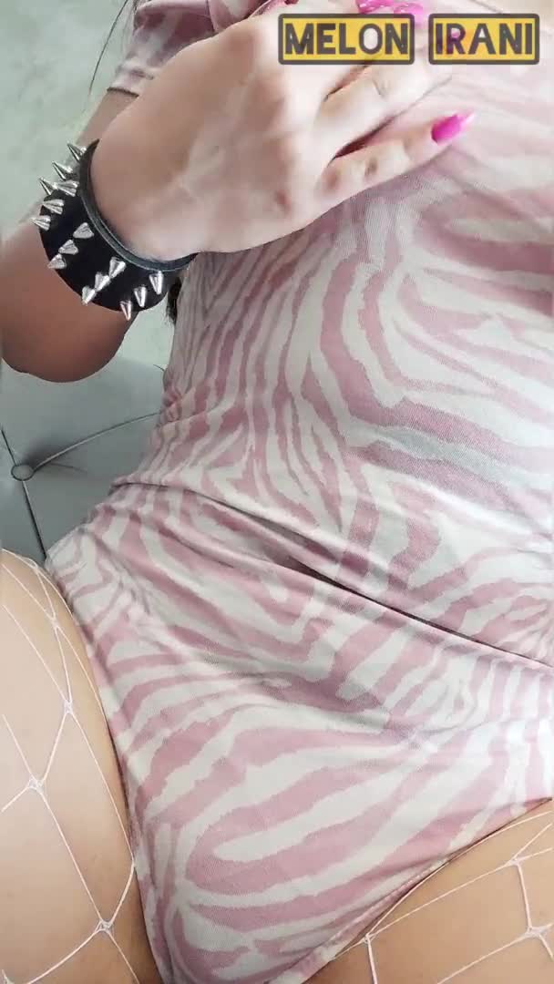 یه جوری گاییدیم که پاهام هنوز داره میلرزه ／ دلبری ملون برای دوست پسرش ／ Amateur persian Couple 