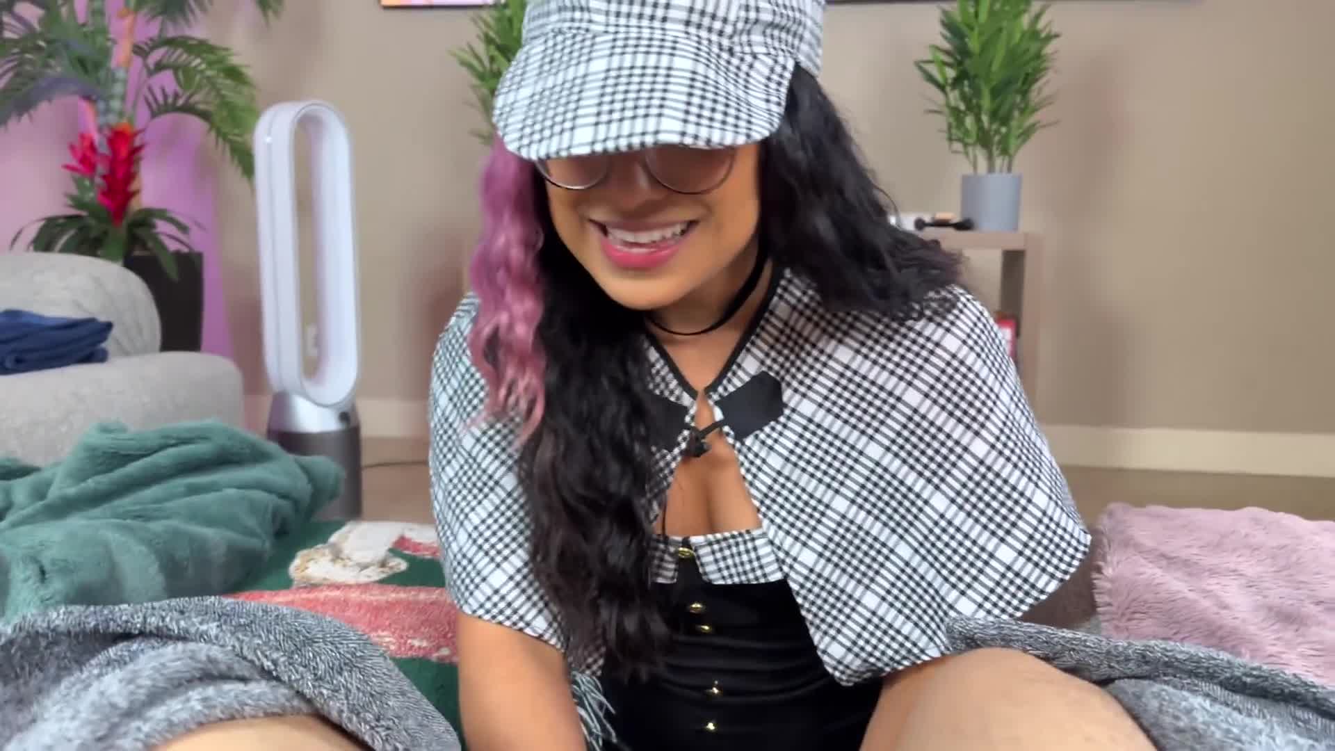 WHERE THE FUCK IS THE REMOTE!!？ (ph634b33b7478e7)