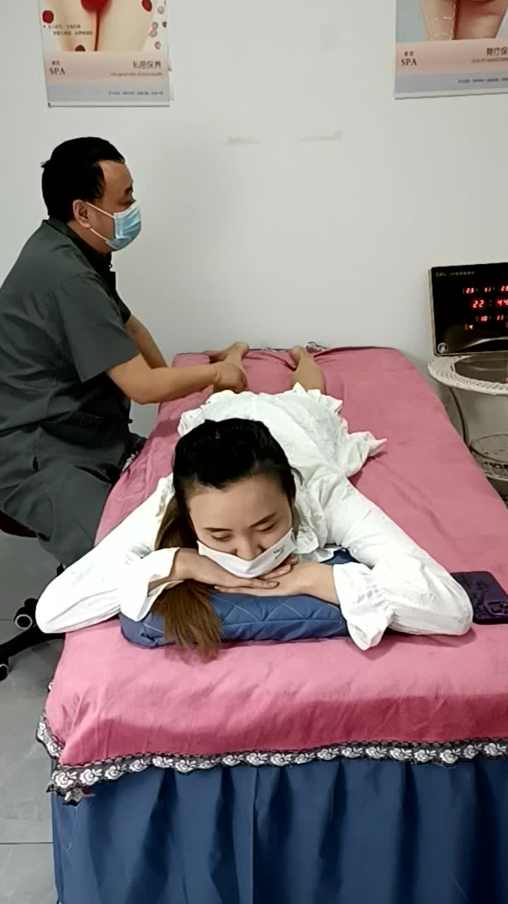 老板娘SPA私密大保健【养生私密会所】 被技师啪啪【15v】 (11)