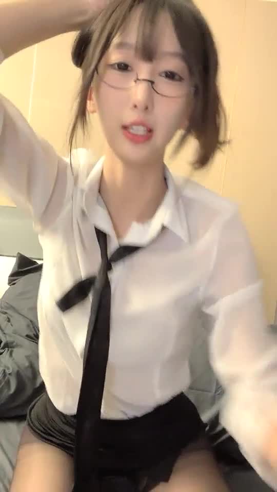 guochan2048.com-2021.12.4，颜值区绿播下海，【0咕噜0】，门票399金币，两场合集，极品女神，双