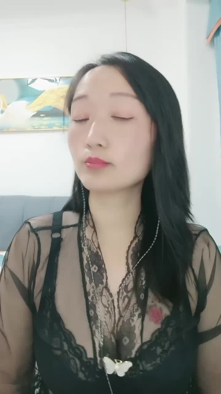 【允儿轻歌曼舞】性感熟妇格式服装诱惑裸舞【18V】 (14)