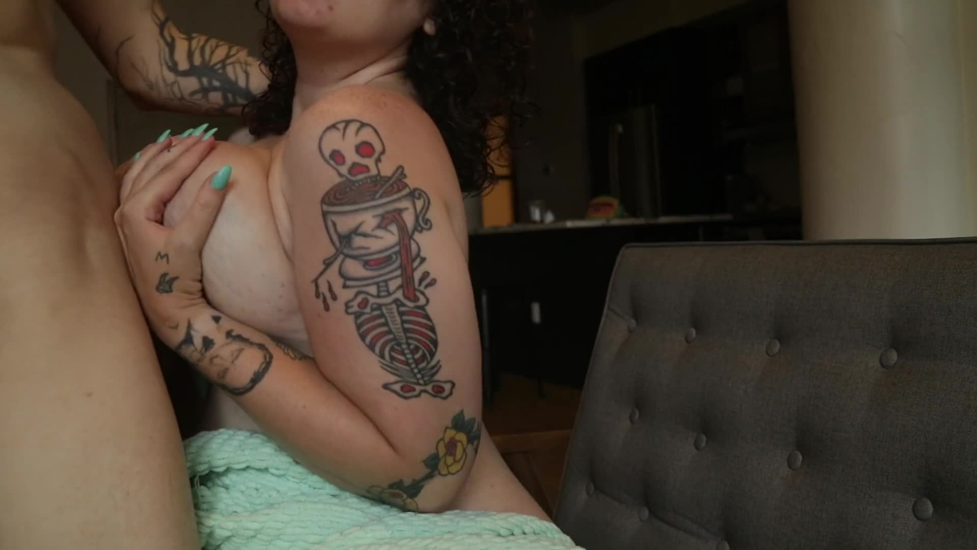 A Weekend Alone l Intimate (ph5ef9f0b482e82)