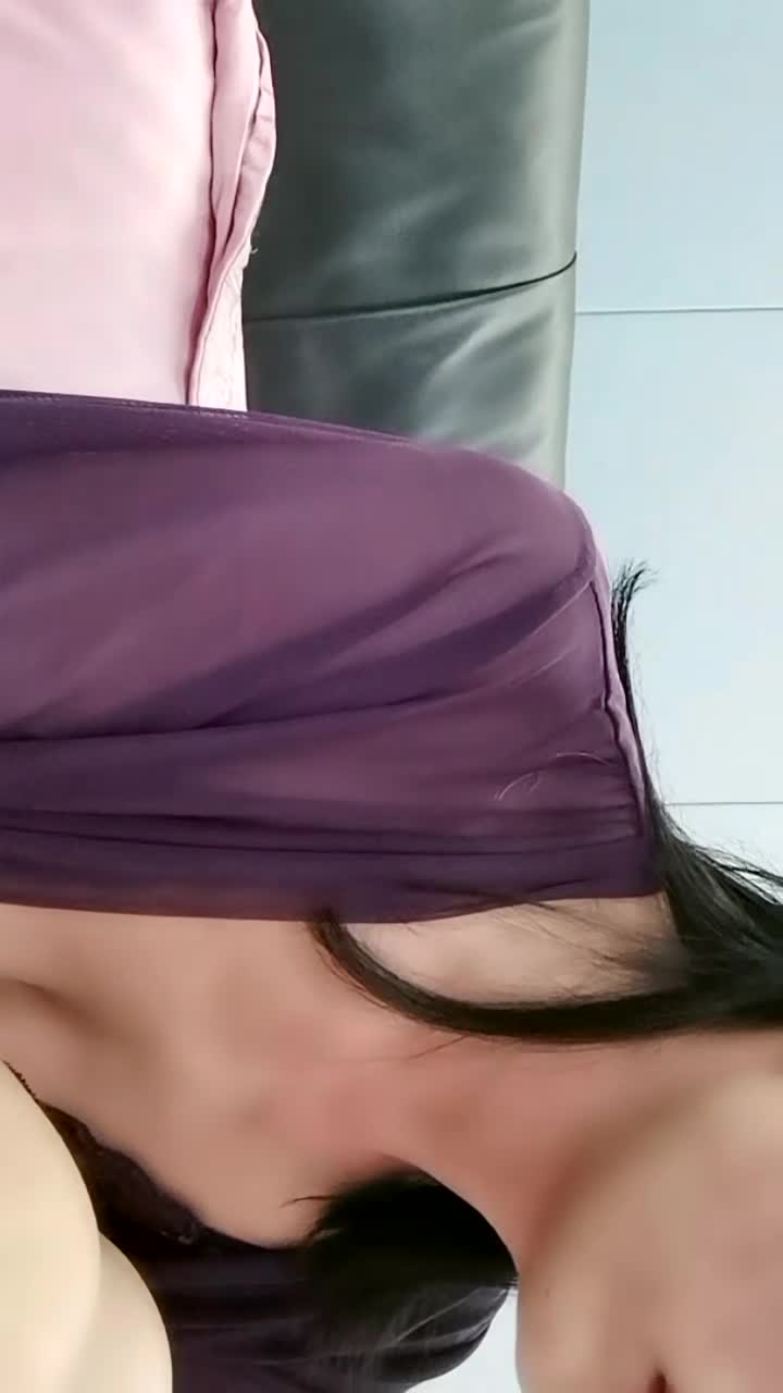 豪乳白领 上班摸鱼【杭州大表姐】办公室道具塞逼~工作中同事出去 胸罩扣解开露出【70V】 (28)